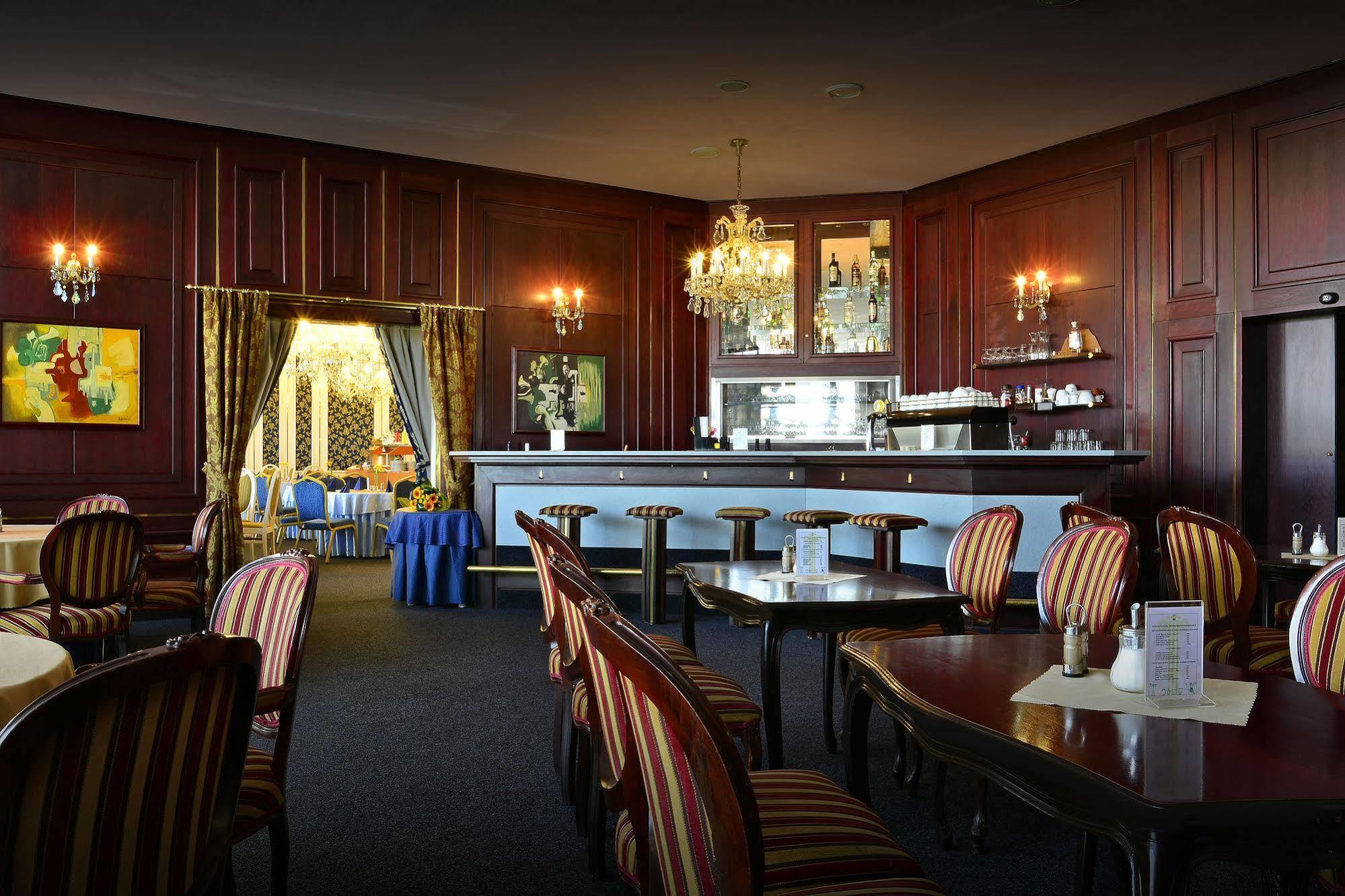 Hotel Olympik Prague Ngoại thất bức ảnh